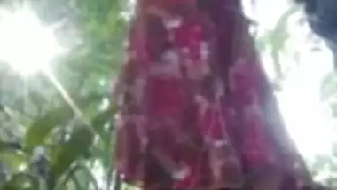 Boyfriend fuck in jungle