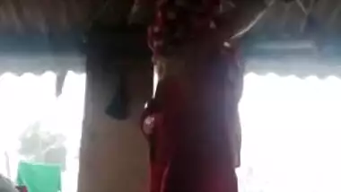 Hot MMS clip of slim Desi babe stripping to demonstrate her XXX body