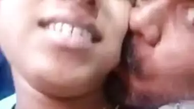 Babe In A Sari Show Off Her Face On Camera While Desi Man Is Kissing Her indian  porn mov