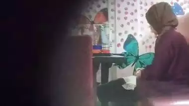 Hijab lady in restaurant having viral sex caught by voyeur