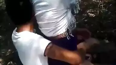 Desi Lovers Outdoor Chudai