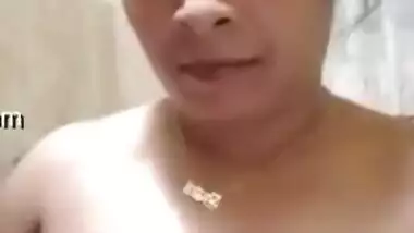 Today Exclusive- Hot Look Sri Lankan Girl Record Her Nude Bathing Selfie Part 5