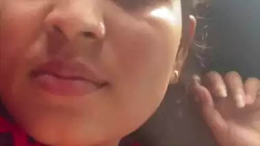 Bhabhi beautiful boobs show to horny lover viral MMS