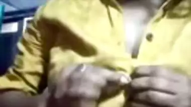 Cute Desi Girl Showing Boobs