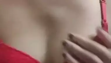 Small boobs showing xxx cam girl in nude hot live