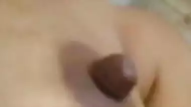 Unsatisfied bhabhi masterbating with cucumber