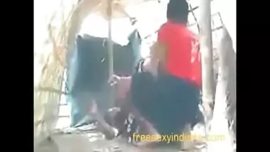 Outdoor Sex of girl fucked in parked boat