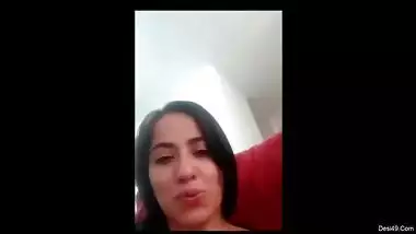 Good-humored Desi XXX mom teases with her amazing breasts online