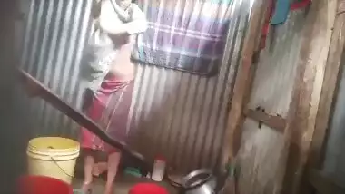 Sexy figure Girl Bathing