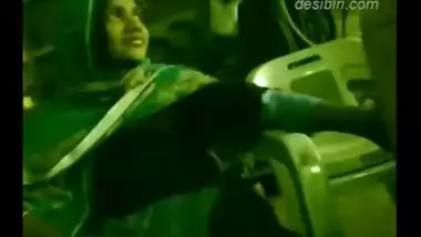 Pakistani Girl Saima Exposed Her Boobs