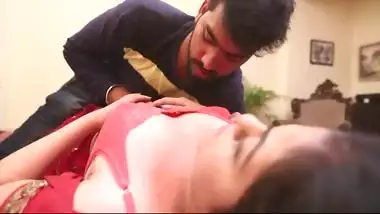 Desi xxx video of a sexy desi housewife and her brother-in-law.