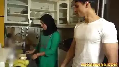 Hussain sucking sexy pussy of desi cousin heena