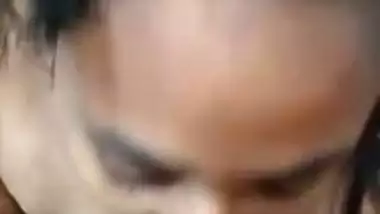 Hot girl gives a deep Indian blowjob in Assamese sex video
