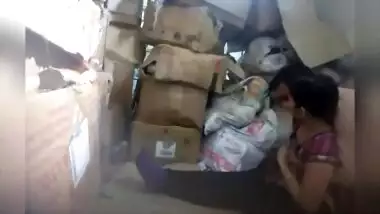 Naughty Desi Bhabhi Knows How To Get A Sex Discount