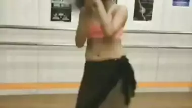 Supersexy body desi babe dancing