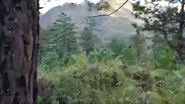 Mumbai couple outdoor sex video from Manali’s high hill