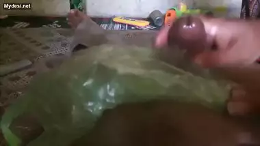 Horny bhabhi handjob