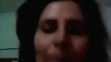 Pakistani nude aunty calling lover for sex