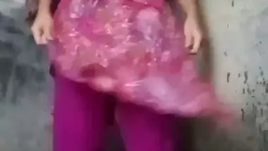 Village girl pissing and bathing unseen desi xxx
