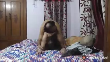Big boob lady tastes a technician’s dick in aunty sex video