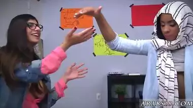 Big white blonde milf BJ Lessons with Mia Khalifa