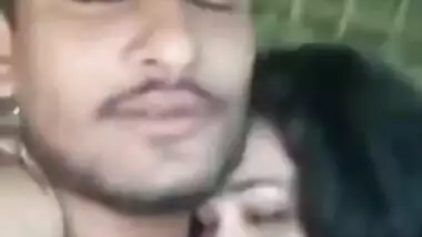 Desi couple kisses on the camera and porn video is around the corner