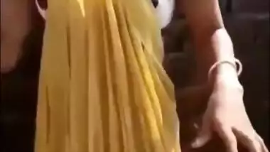 Desi village bhabi sexy bath