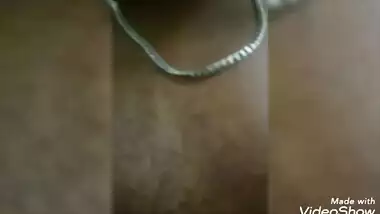 Fucking tight hairy pussy of indian bhabhi