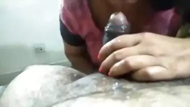 Delhi Bhabhi Gives Blowjob To Devar & Makes Him Cum