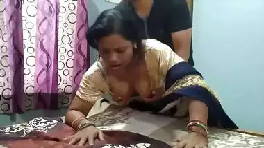 Chennai’s working milf enjoys Tamil sex with her Devara