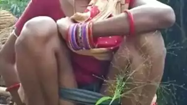 380px x 214px - Odia Desi Xxx Chick Pissing Outdoors On Selfie Camera indian porn mov