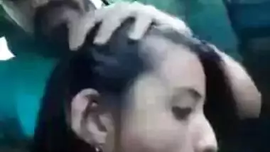 Mumbai sexy girl blowjob to boyfriend inside car