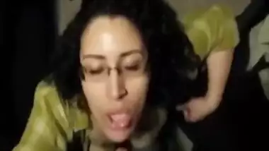 Hawt Indian office secretary bhabhi oral sex scandal with manager