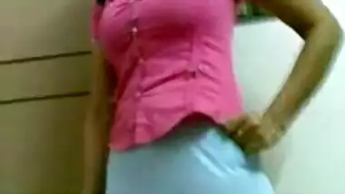 Desi Girl Parvati In Sexy Pink Top Giving Her Man A Juicy Blowjob indian  porn mov
