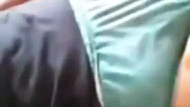 Comely Desi teen adds elements of XXX sex into video chat with BF