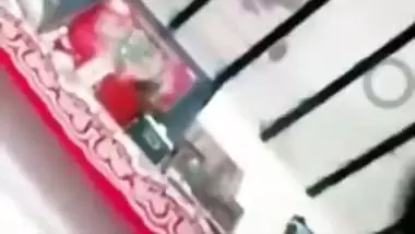 Pakistani wife makes XXX video for Desi lover who wants her naked tits