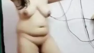 Amateur XXX video where Indian slowly moves body and takes panties off