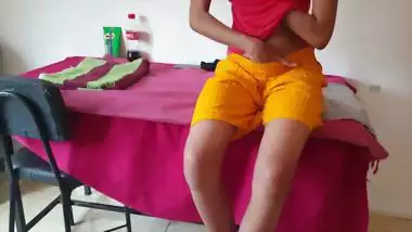 Tamil bhabhi showing her hot body to her...