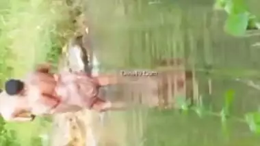 Desi village Bhabhi Aunty Washes Her Pussy Outdoor