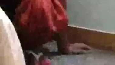 Indian maid Cleavage show