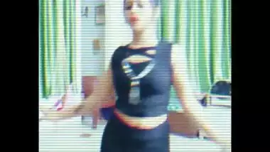 Hot mumbai college girl kavitha saggy navel show
