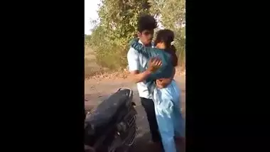 380px x 214px - College Students Kissing Outdoor Desi Mms Sex Scandal Hindi indian porn mov