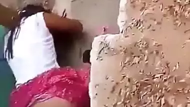 Desi girl in chudi outdoor doggy fuck