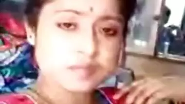 Desi Bhabhi Shows her Boobs and Pussy On VC