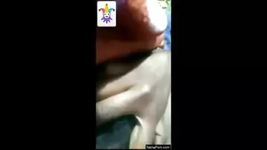 Today Exclusive-Desi Girl Showing Her Boobs o...