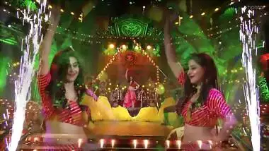 Etv Anchor Varshini Supet Hot Jiggling Fleshy Navel & Boobs Shaking Item Dance