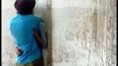 Indian cutie caught kissed by lover outdoor in hot Desi mms video
