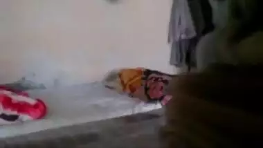 Indian married aunty romance with neighbour younger boy