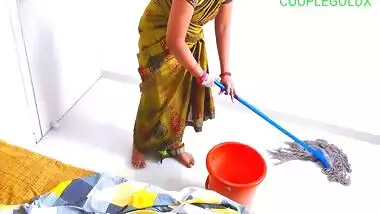 Komal Ke Pati Pocha Marne Vali Ke Sath Pocha Marte Samay Hi Chudai Ki