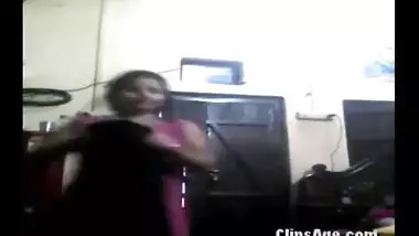 Desi lady Shana exposing full nude home made video